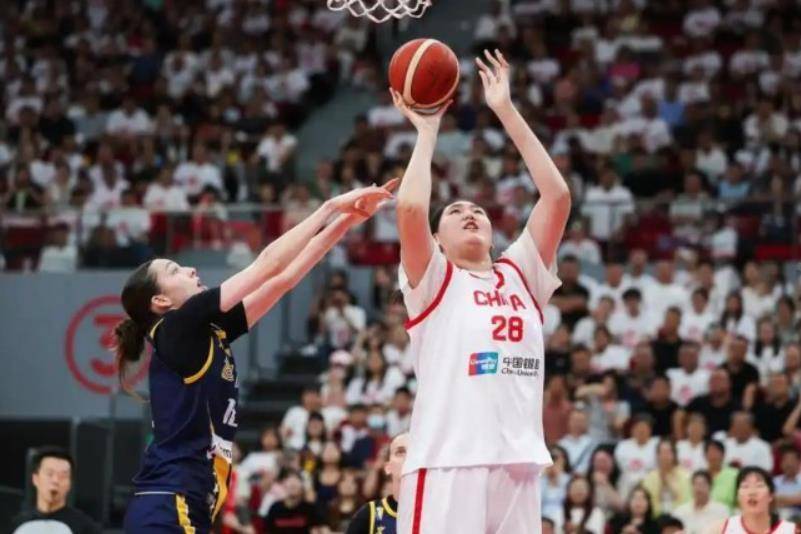 遗憾!2米28女篮新星离开国家队,宫鲁鸣亚洲杯困难了