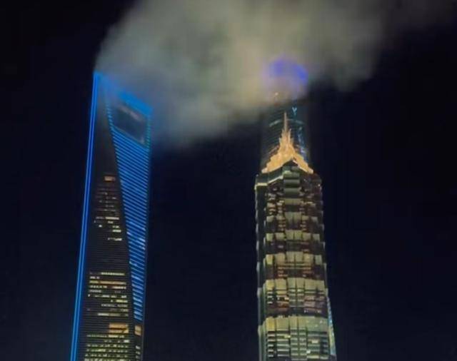 上海环球金融中心顶端突然冒烟,猛吹金茂大厦?此前曾多次疑似火警,原因找到了