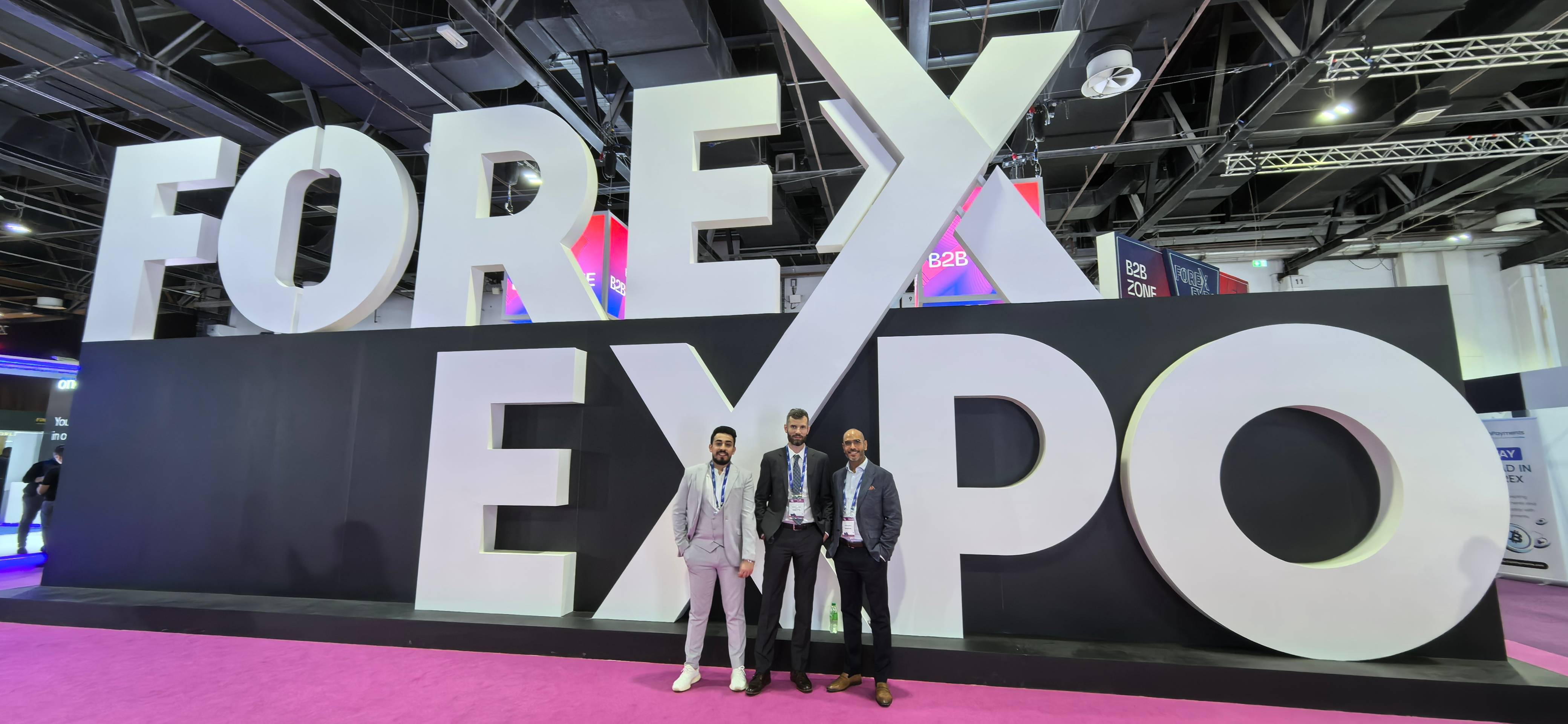 OEXN平台:便捷出入金流程资金实时到账