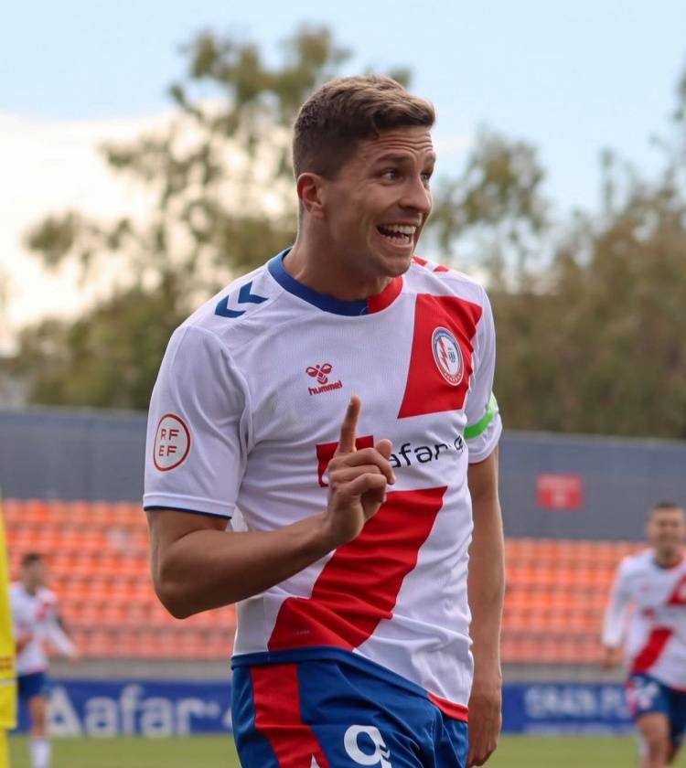 早报：利物浦中场莫顿1500万欧加盟里昂 曼联签塞斯科信心增强