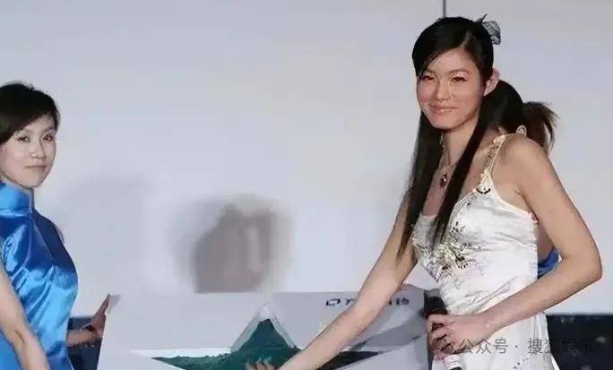 从爆红到突然消失好几年，再出现已经胖到大家不敢认了？