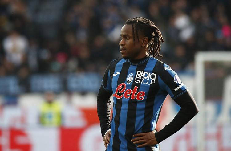 意甲最新转会动态:AC米兰签下德温特,卢克曼倾向国际米兰