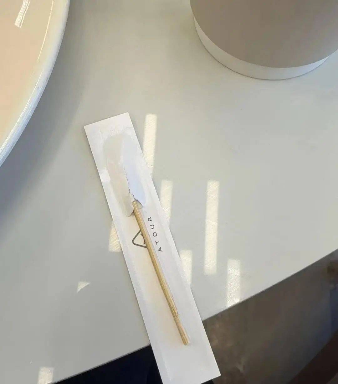 女子称在知名连锁酒店内用牙签，入口后猛然发现可能是别人用过的，店方回应