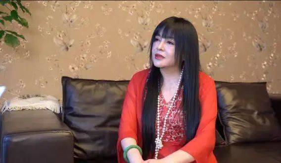 黄安突发讣告：著名歌手千百惠去世，享年62岁！