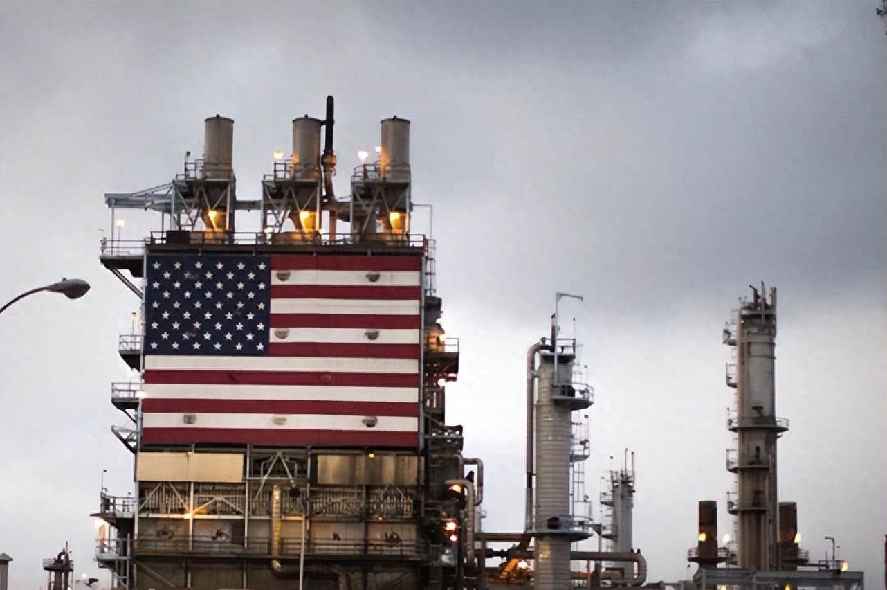 特朗普一宿没睡，刚醒就喊话中国买原油，中方早就看清了套路