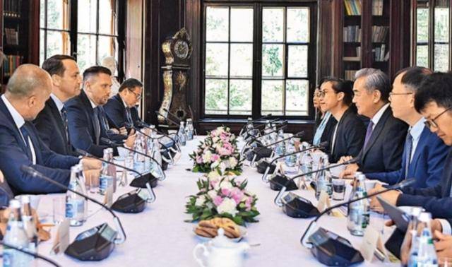 果然被说中:波兰叫停中欧班列,仅一天,中方就有了解决方法