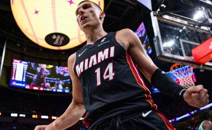 福克斯续约利好希罗?寻求4200万均薪良心价 美媒:希罗强于福克斯