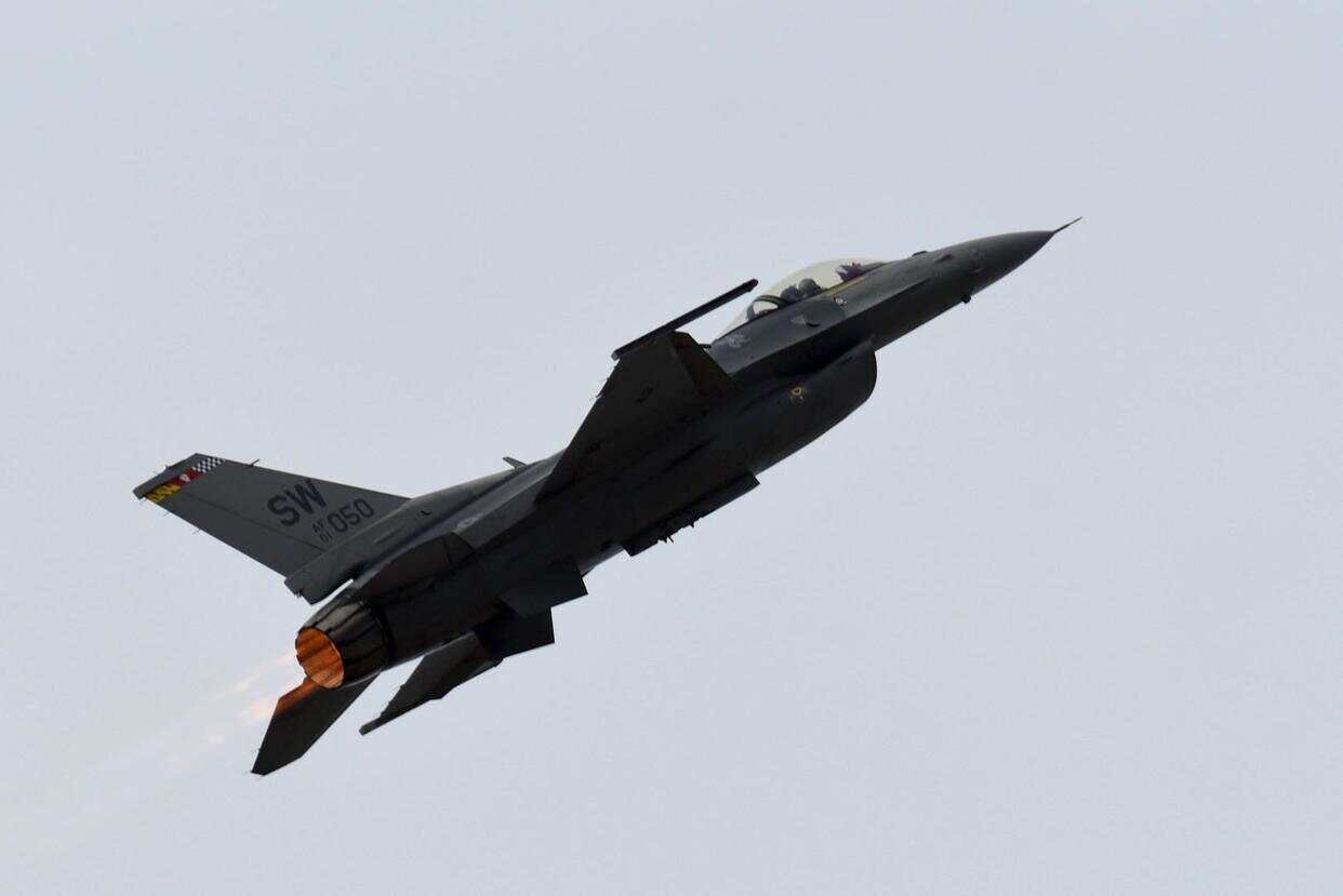 美军“毒蛇”战机撞上UFO？文件解密了！