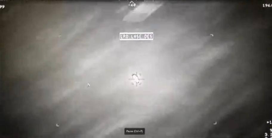 美议员公布视频：“UFO被地狱火导弹击中后仍继续飞行”