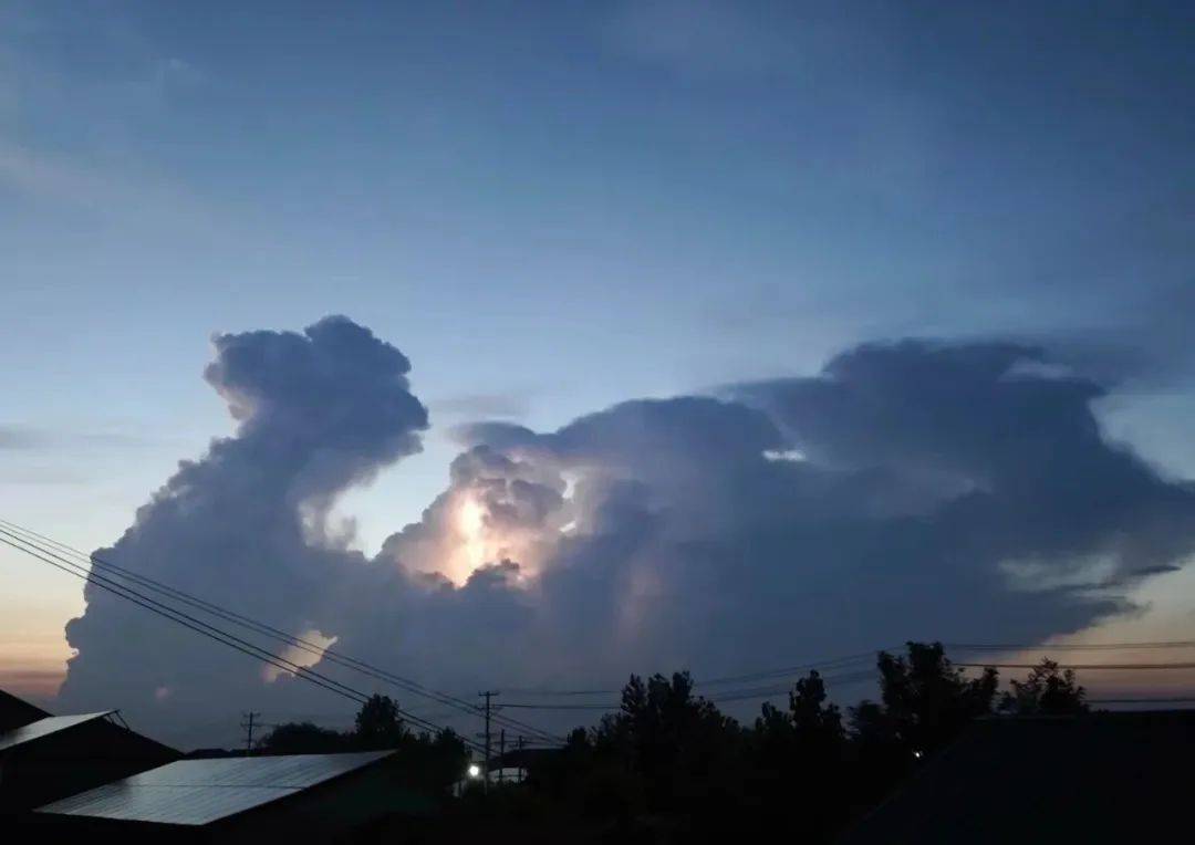 昨夜,徐州天空拍到罕见的一幕!“嘘,我在焊我的UFO”