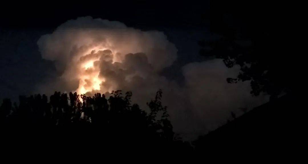 昨夜,徐州天空拍到罕见的一幕!“嘘,我在焊我的UFO”