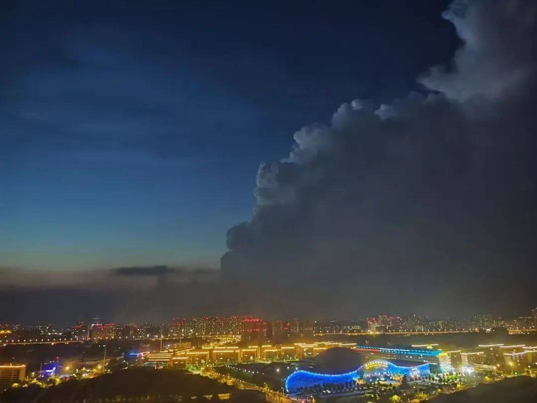 昨夜,徐州天空拍到罕见的一幕!“嘘,我在焊我的UFO”