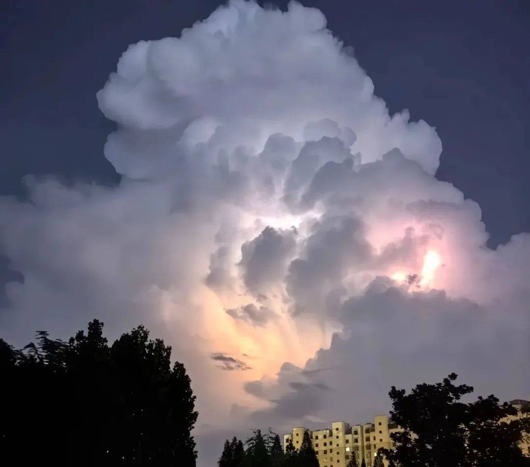 昨夜,徐州天空拍到罕见的一幕!“嘘,我在焊我的UFO”