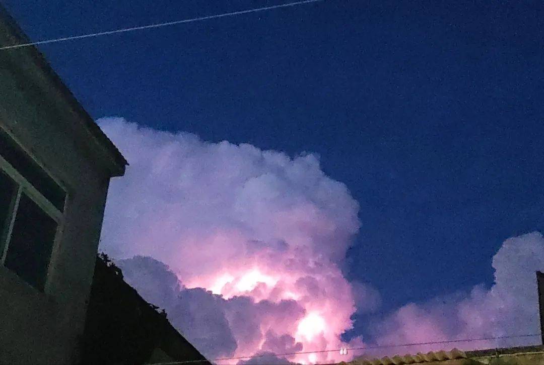 昨夜,徐州天空拍到罕见的一幕!“嘘,我在焊我的UFO”