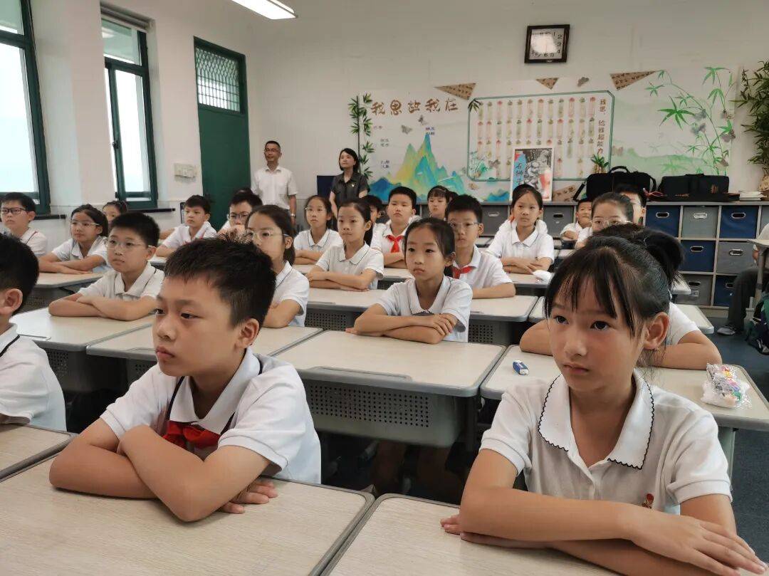 小小人民币，趣识大奥秘。