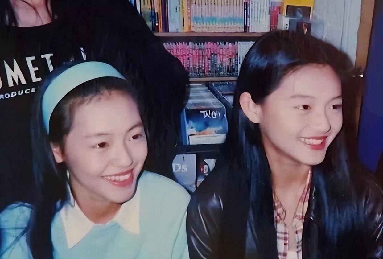 大S离世半年未办葬礼，小S借金钟奖消费大S，遭全网质疑太做作