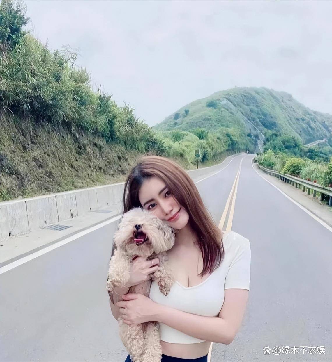 马筱梅为爱犬办葬礼遭网暴,评论区沦陷,和大S离世时画风太像!