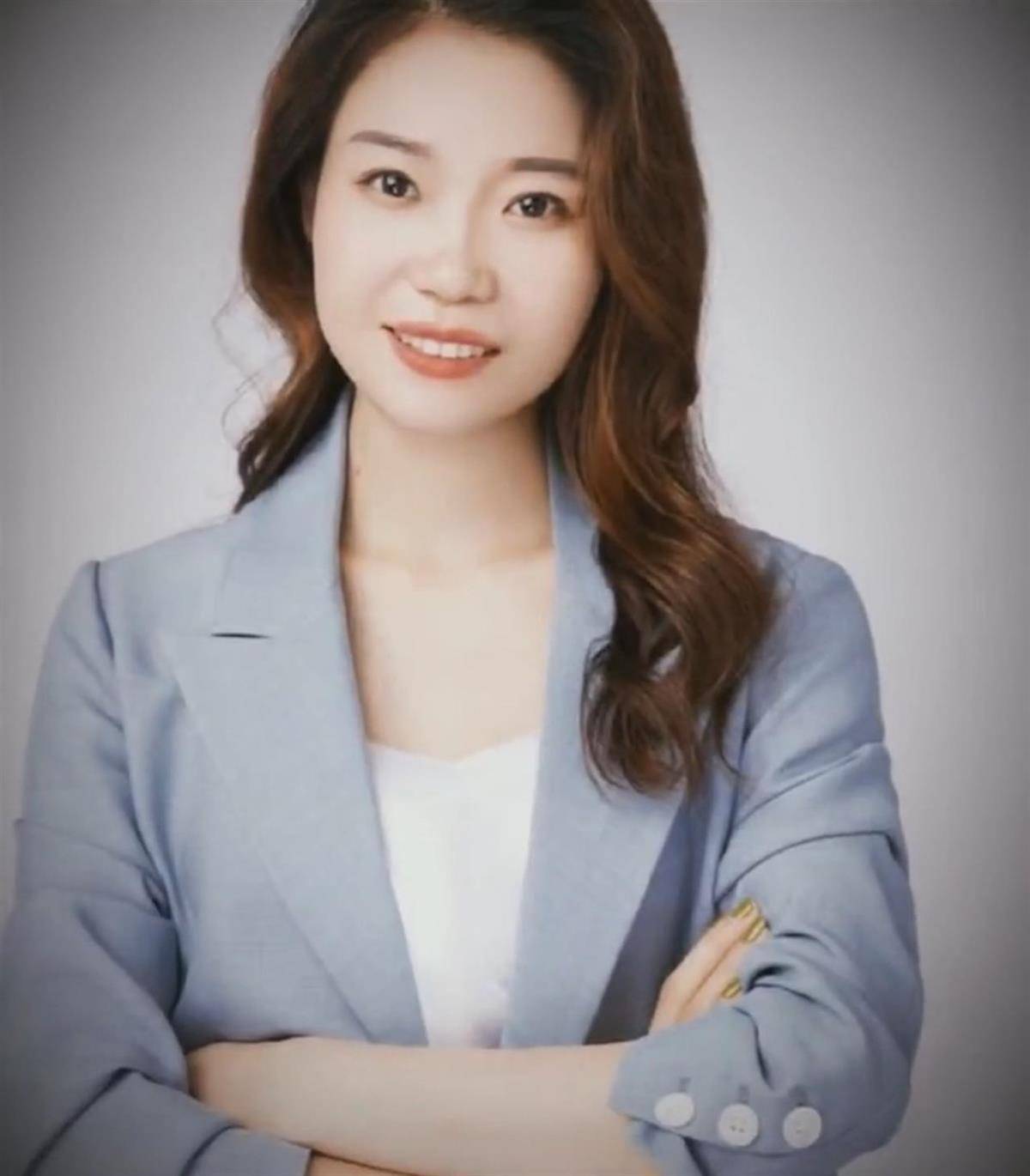 38岁钓鱼博主“袁小小”因病去世,曾与竞钓大师邓刚组队比赛